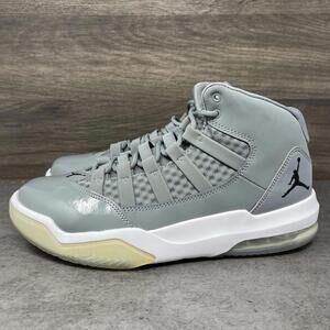 Jordan Max Aura Sneakers Mens Size 8.5 Cool Grey Basketball Shoes AQ9084-010